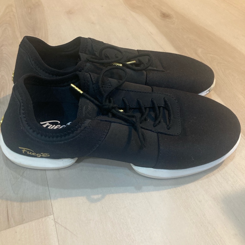 7W Black Fuegos Split-Sole